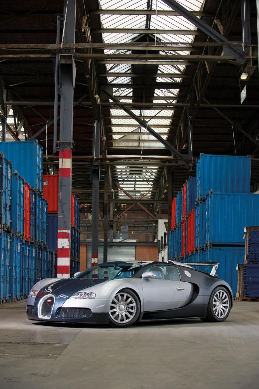  Bugatti Veyron 16.4 2008 года  (фото 2 из 31)